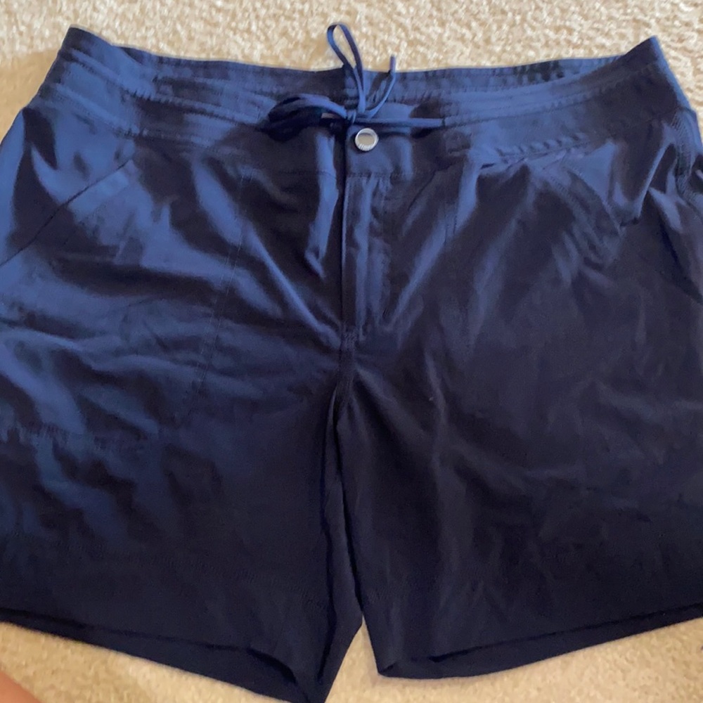 Athleta Rincon Bermuda shortsNavy. Size 16